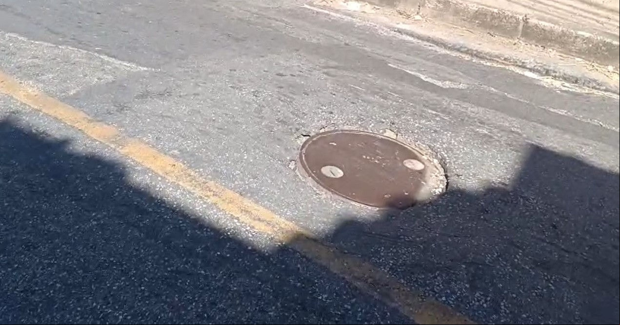 De acordo com o denuciante, carros e motos am pelo local. Em caso de alta velocidade, pode causar um acidente