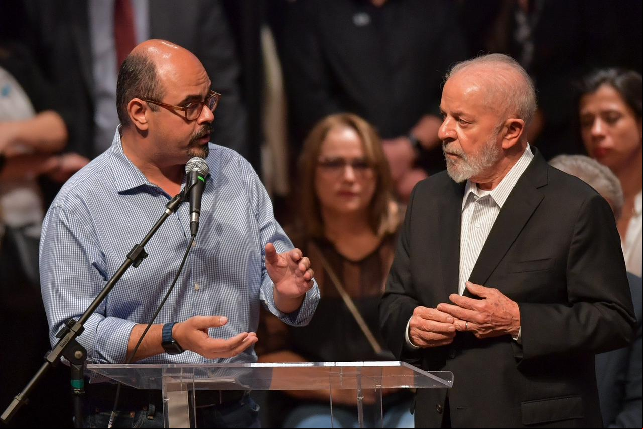 O vice-governador Mateus Simões (Novo) e o presidente Luiz Inácio Lula da Silva (PT) em agenda presidencial em Belo Horizonte em junho de 2024