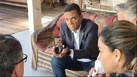 O deputado federal Otoni de Paula (MDB-RJ) intermediou a conversa do presidente Jair Bolsonaro, via chamada de vídeo, com irmãos de petista assassinado em Foz do Iguaçu