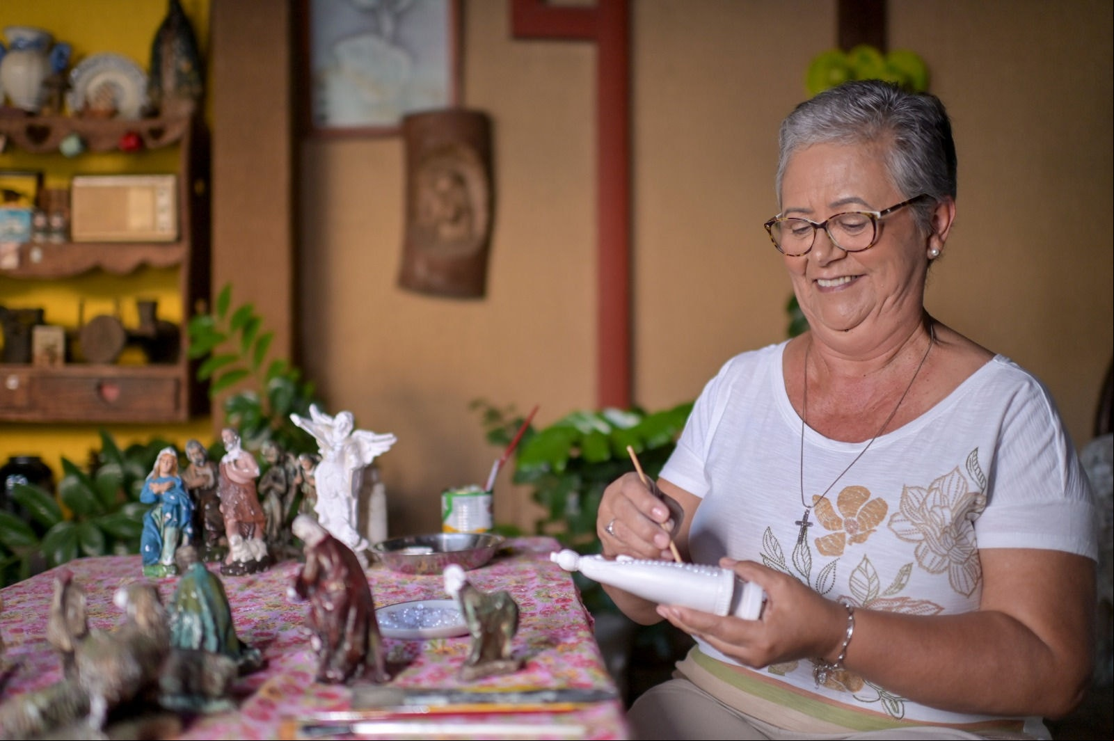 Toninha encontra na arte a principal fonte de renda