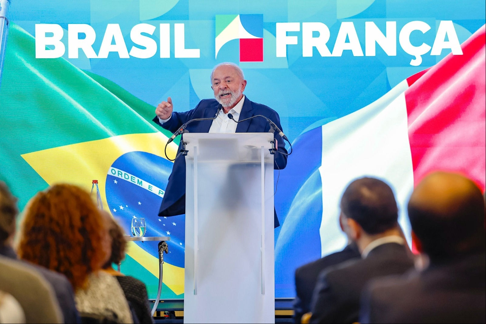 Lula cumpre agenda oficial na França e deve retornar ao Brasil na segunda-feira, 9 de junho