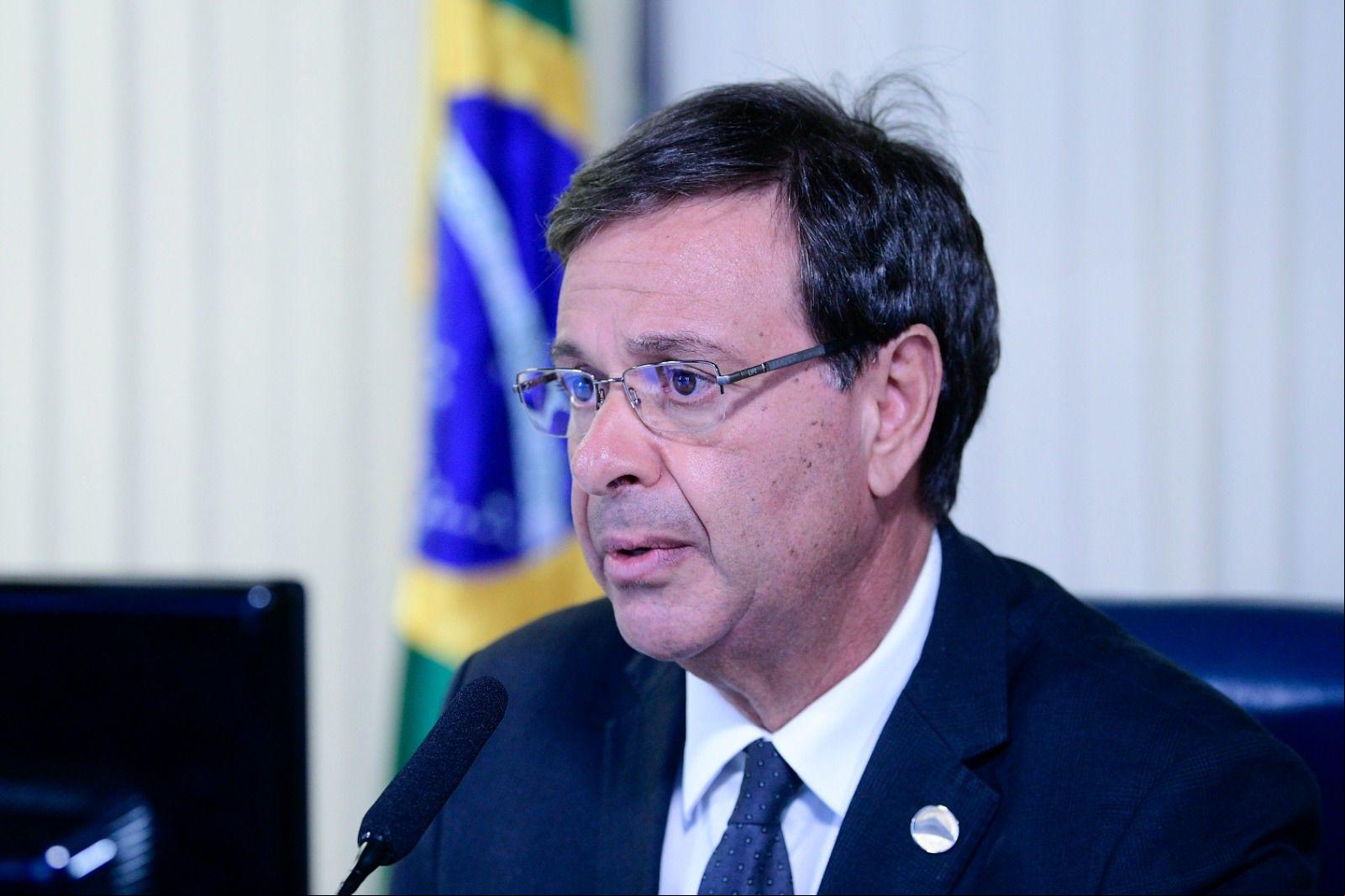 Gilson Machado deixou a prisão, em Recife, mas vai cumprir medidas cautelares.jpg