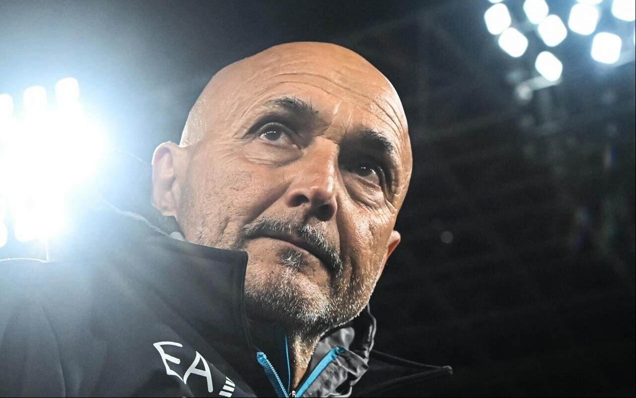 Luciano Spalletti sofre critícas após derrota da Itália para Noruega. (Foto: TIZIANA FABI / AFP)