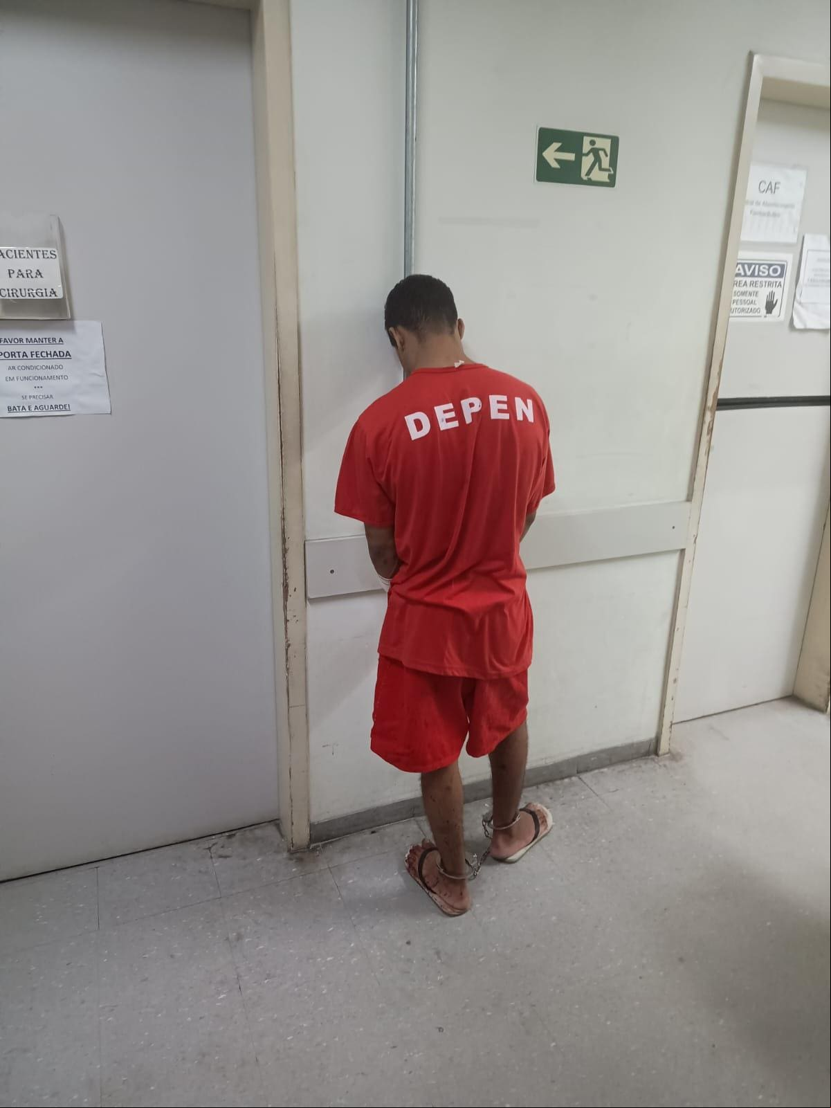 Homem atirou à queima-roupa contra policial