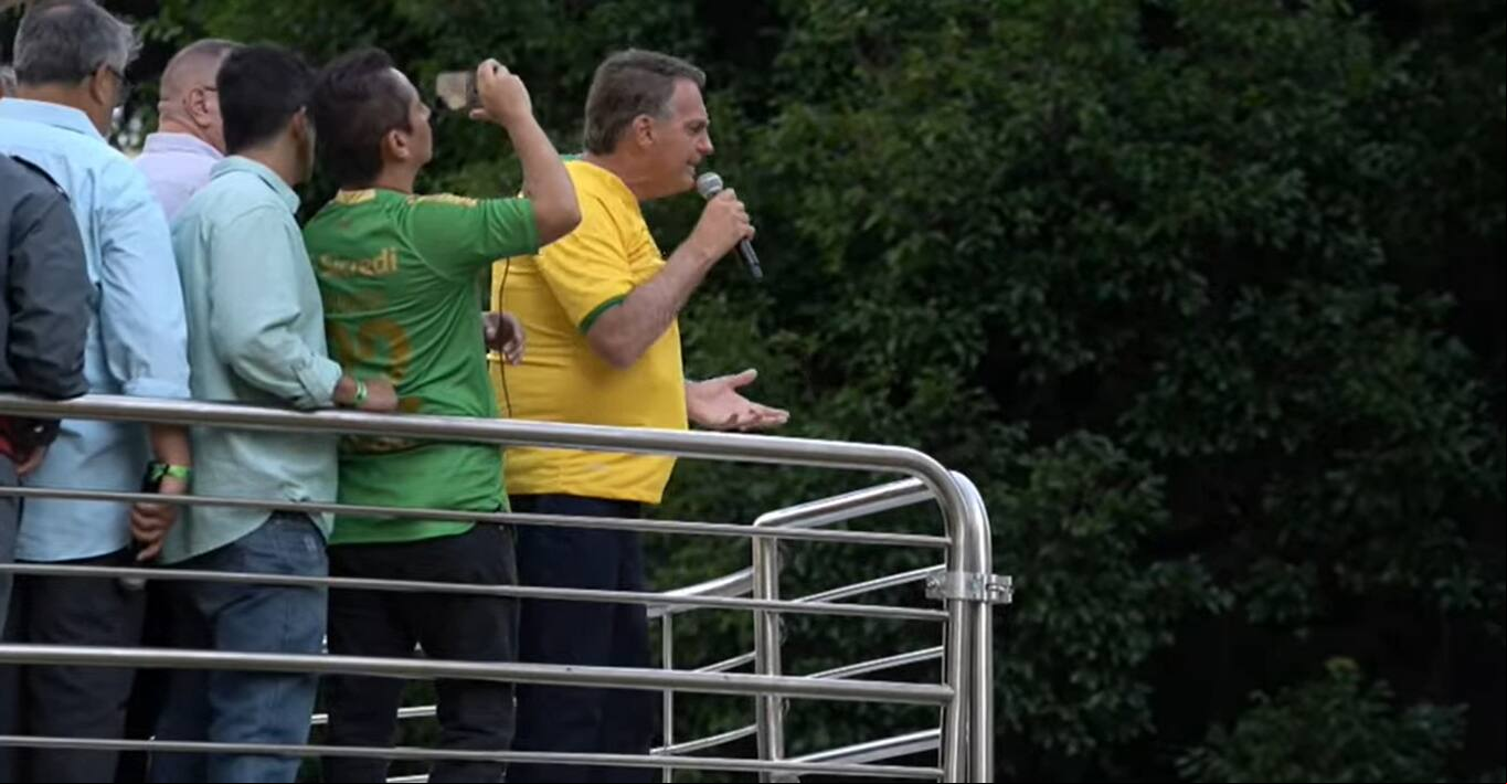 O ex-presidente Jair Bolsonaro durante discurso em ato na Paulista