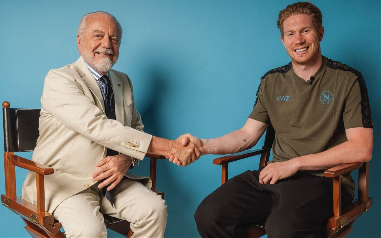 De Bruyne foi anunciado oficialmente pelo Napoli nesta quinta-feira (Foto: Reprodução/Napoli)