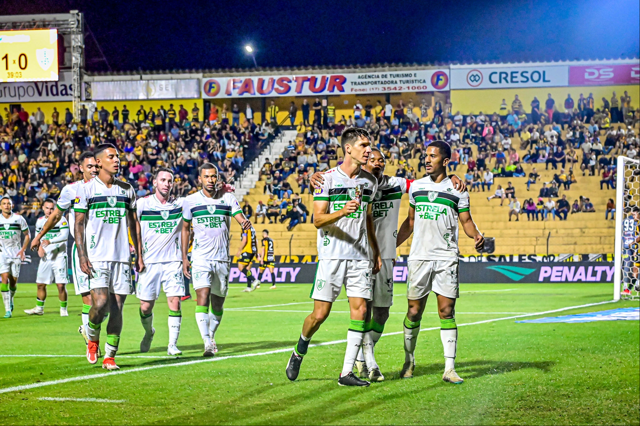 Alê, titular na temporada ada, ainda não entrou em campo neste ano