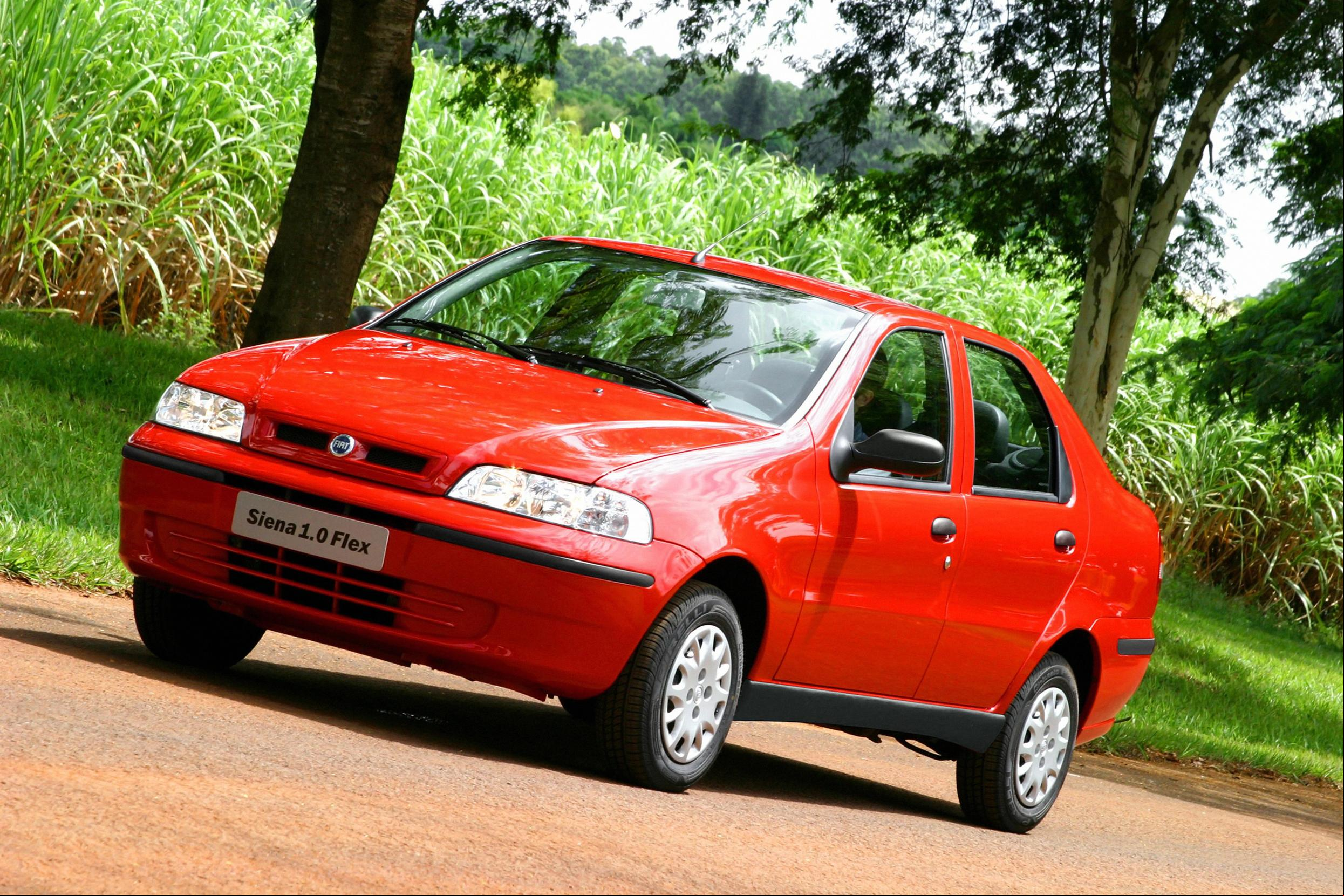 Fiat Siena foi um dos primeiros modelos a receber o motor Fire no Brasil